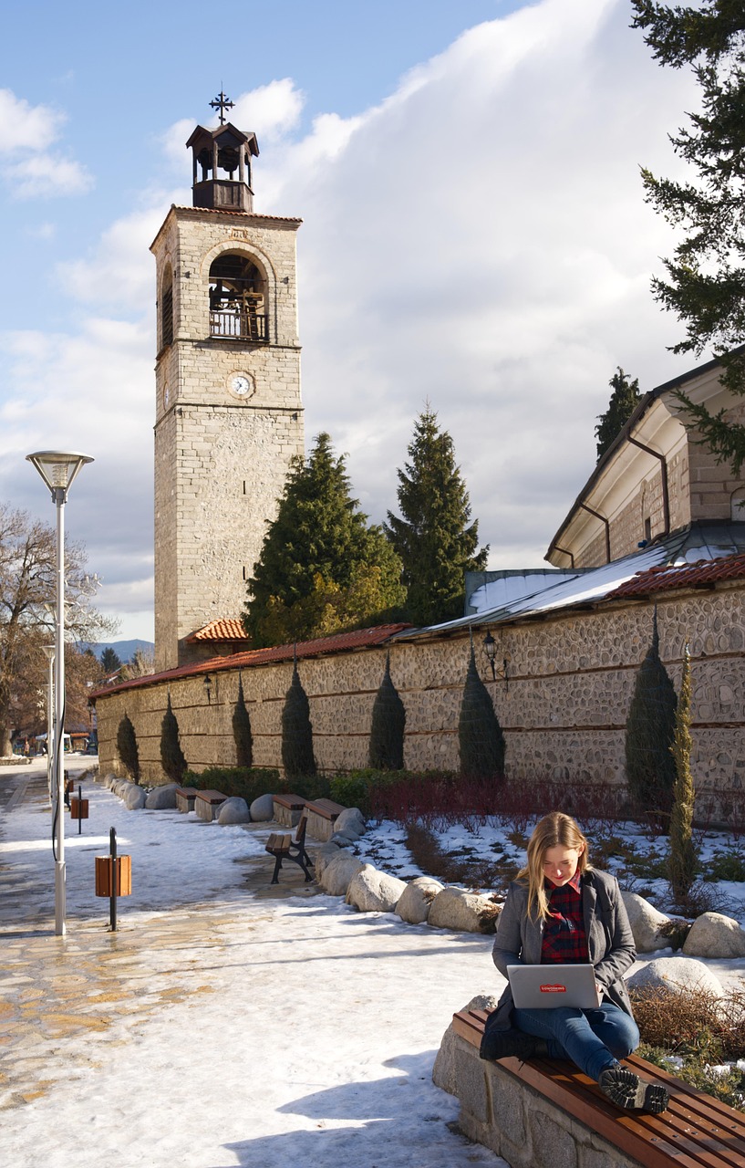 découvrez le mode de vie digital nomad : travailler à distance tout en voyageant à travers le monde. conseils, outils et astuces pour réussir en tant que nomade numérique et profiter d'une liberté totale.